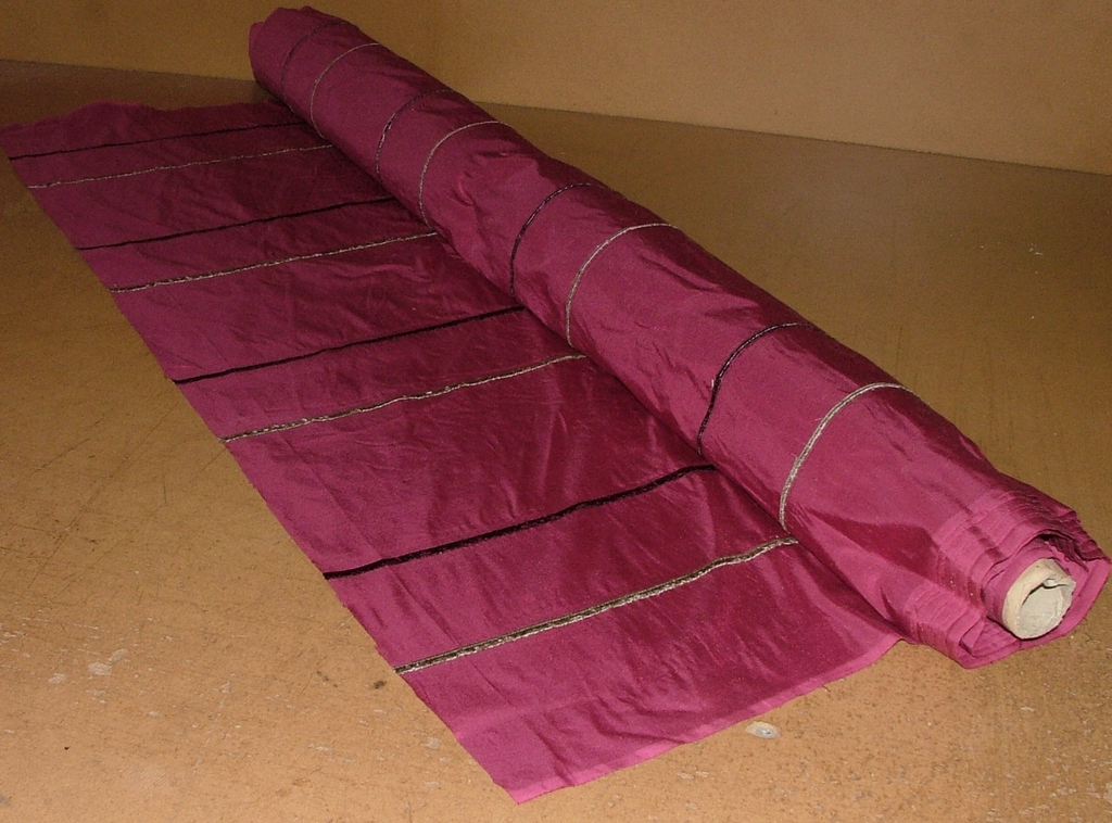 Romo Silk Curtain Fabric Azalea Soft Furnishing RRP £290.00 - 2.9 Metres1