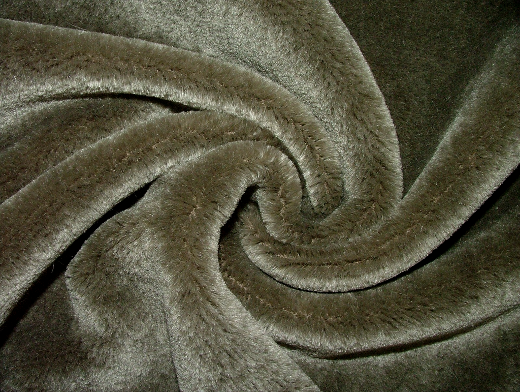 1 Mt Romo Cacao Thick 100% Mohair Velvet Fabric Upholstery Cushion RRP £345.006