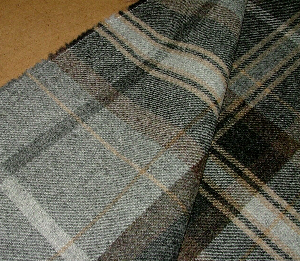 100% Shetland Wool Grey Black Brown Tartan Upholstery Curtain Cushion Fabric
