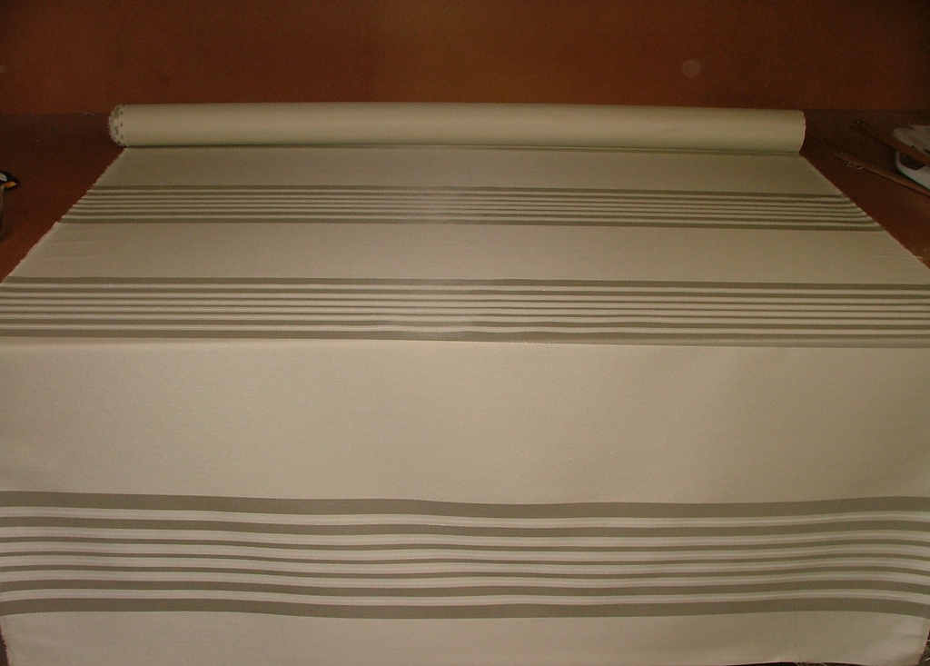 Romo Curtain Fabric ARISTO CALICO    -    RRP £1440.00   -    16 Metre Roll2