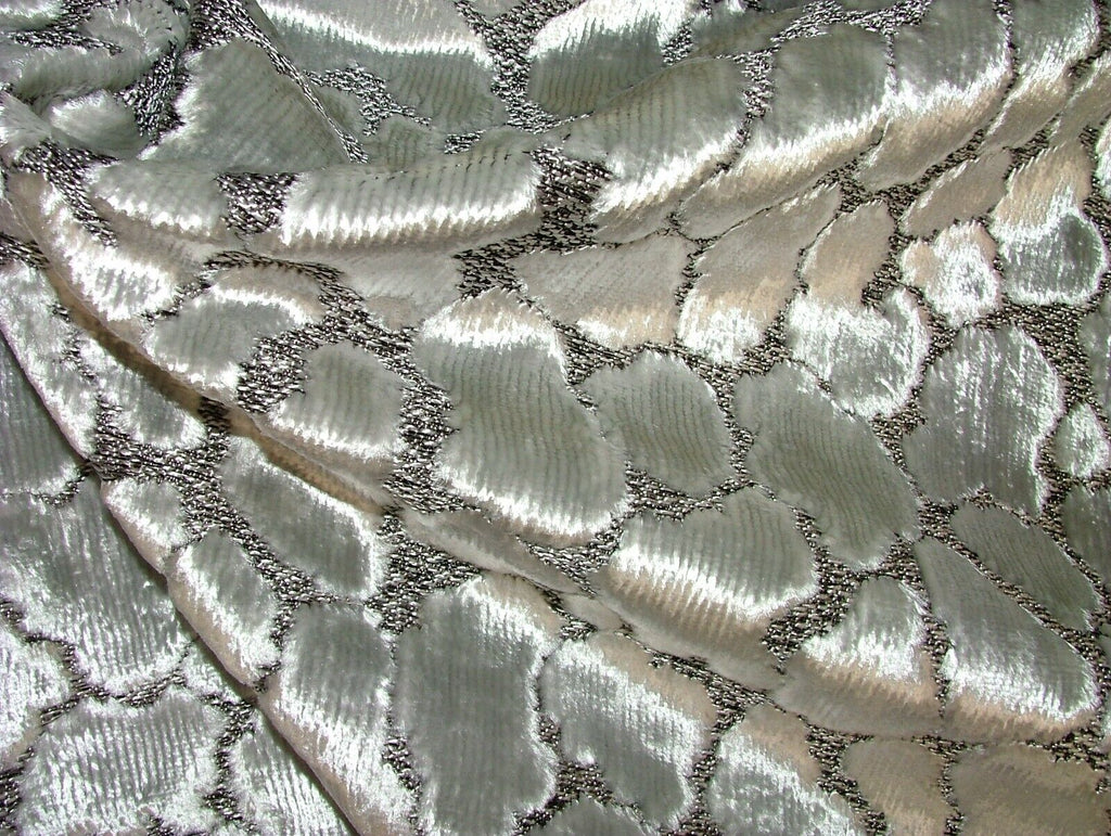 5 Metre Zinc Textiles Ocelot Silver Velvet Fabric Upholstery Cushion RRP £900.00