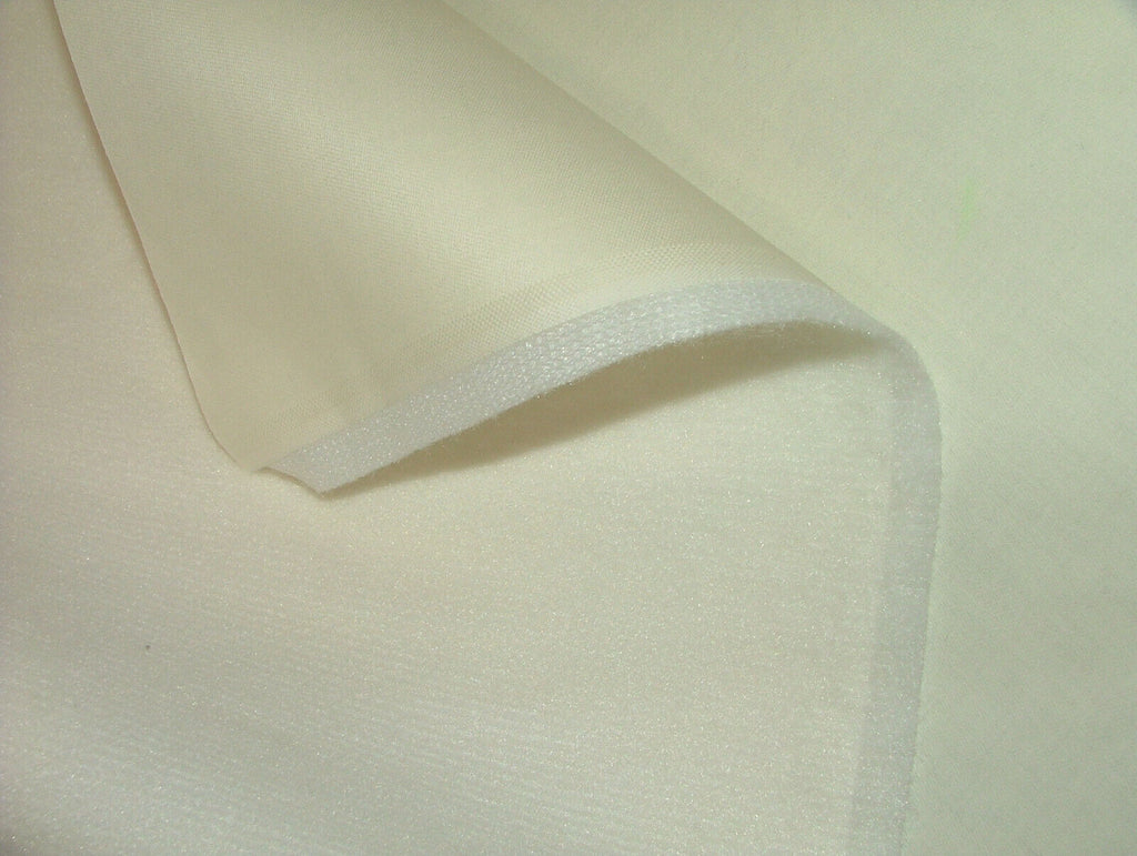 25 Metre Roll Of Bonded Interlining With 100% Ivory Sateen Curtain Lining