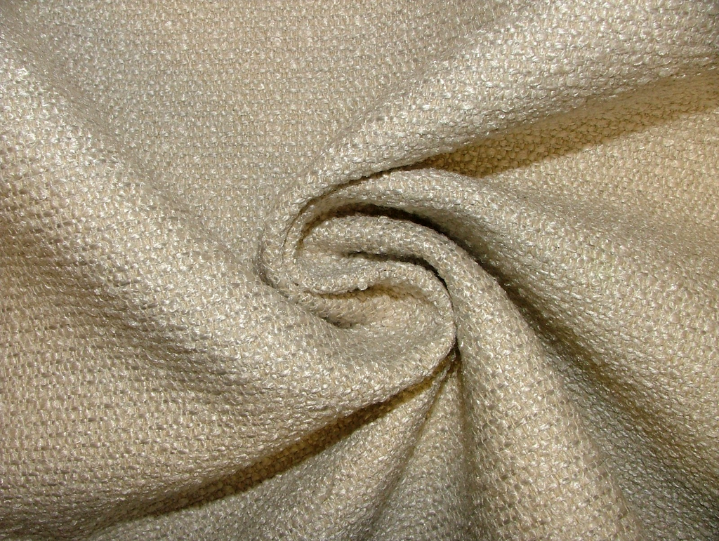 45960100